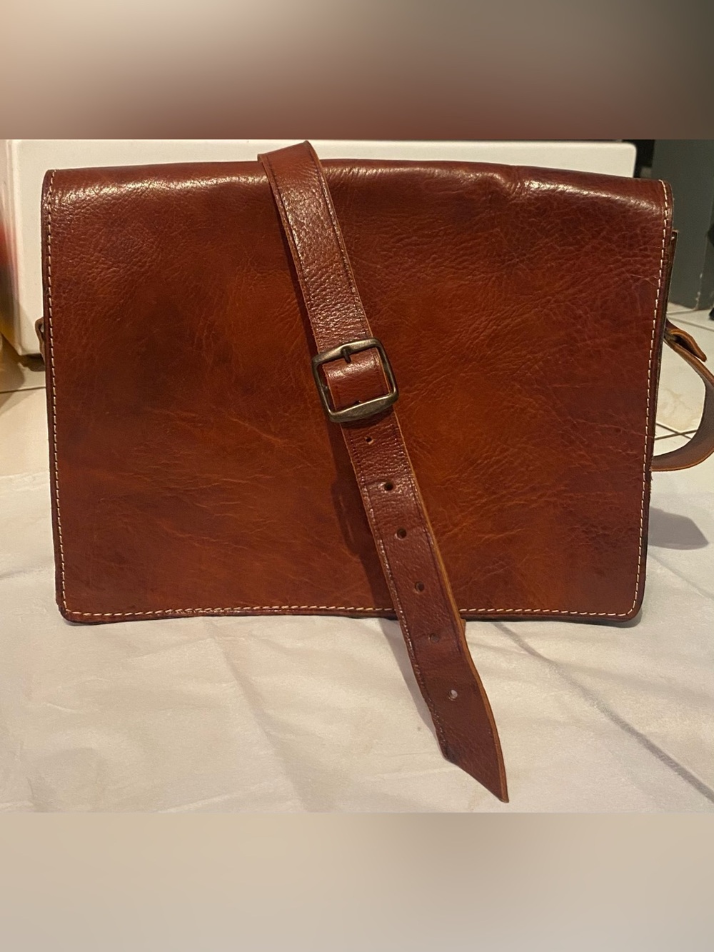 Unisex Cognac Faux Leather
Satchel Bag - Retro Crossbody
Messenger